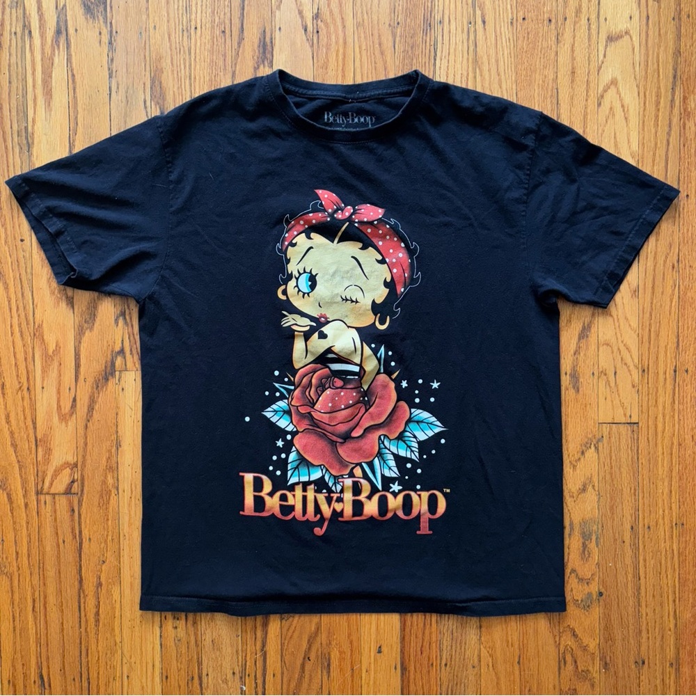 Betty Boop Biker Tattooed Pin Up Doll Rose T-Shirt